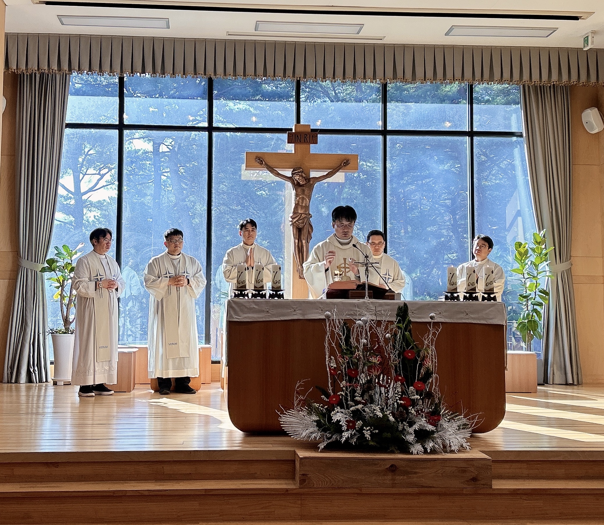 [251225] 주님 성탄 대축일 낮미사 대표이미지