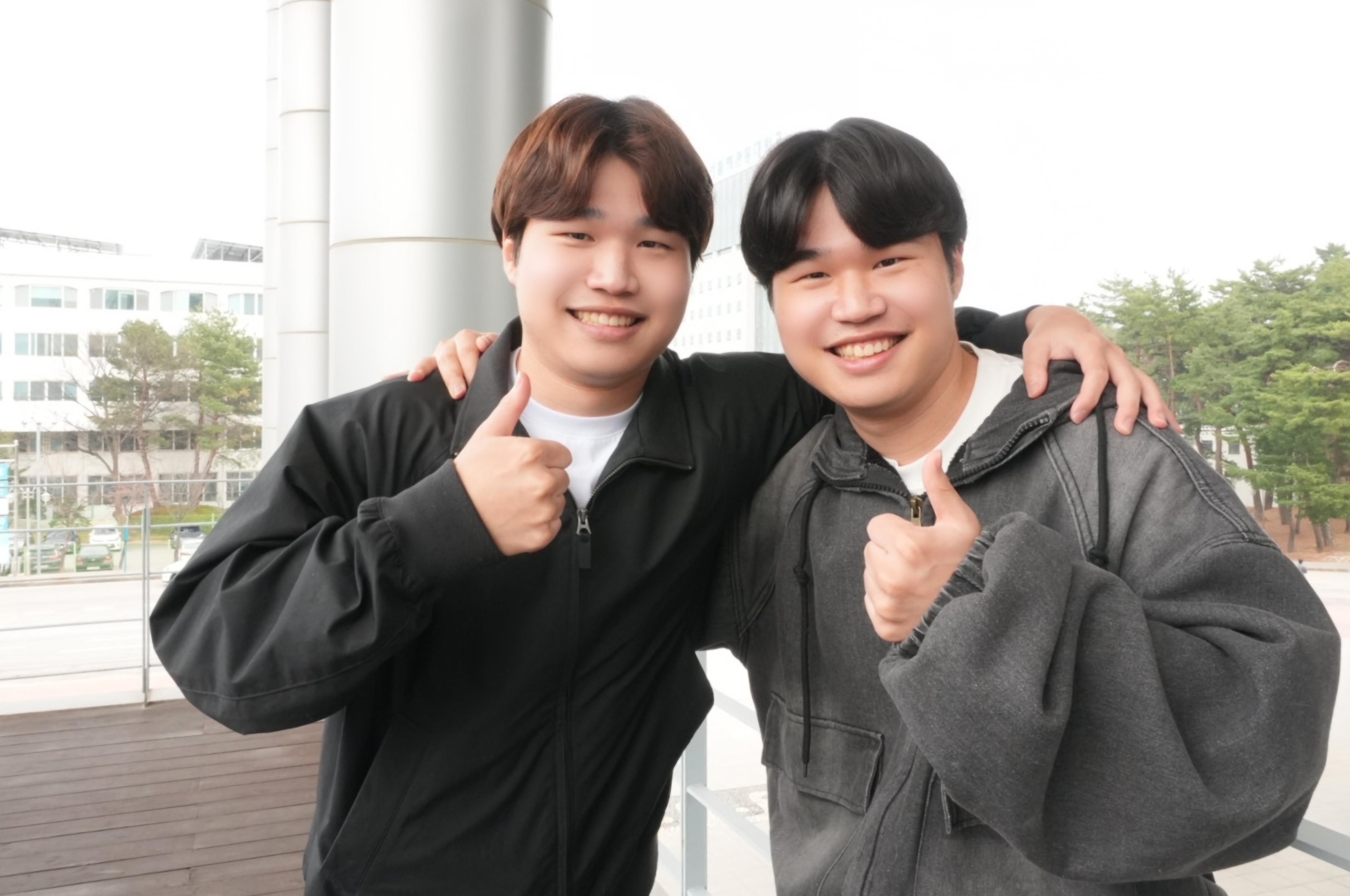 [캠퍼스 이슈] 가톨릭관동대 국어교육과,  붕어빵  쌍둥이 신입생 나란히 입학... 함께 국어교사의 꿈 키운다  대표이미지