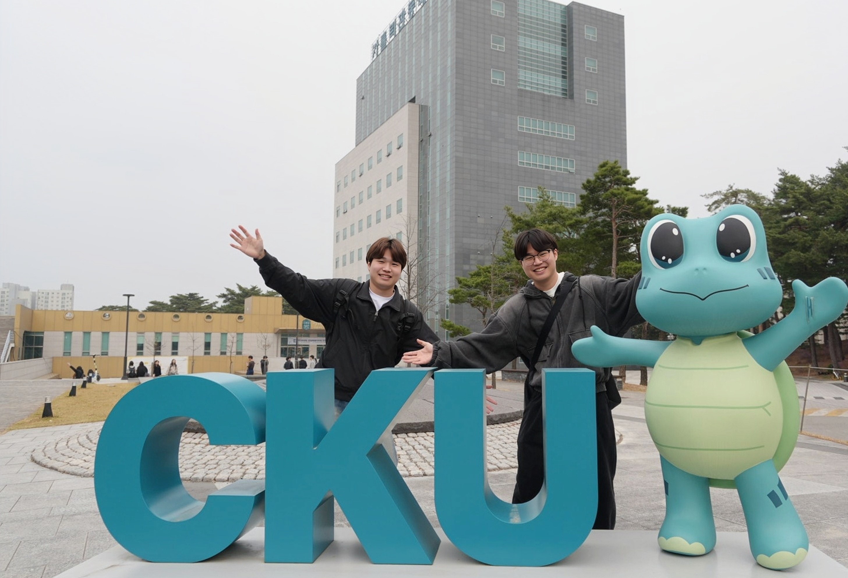 사범대 점령한 '속초고 쌍둥이', <br>